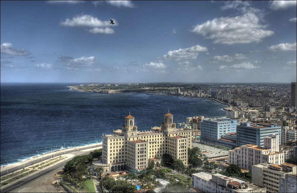 Столица Кубы Гавана. Куба Гавана Ведадо. Гавана небоскребы. Гавана Куба небоскребы.