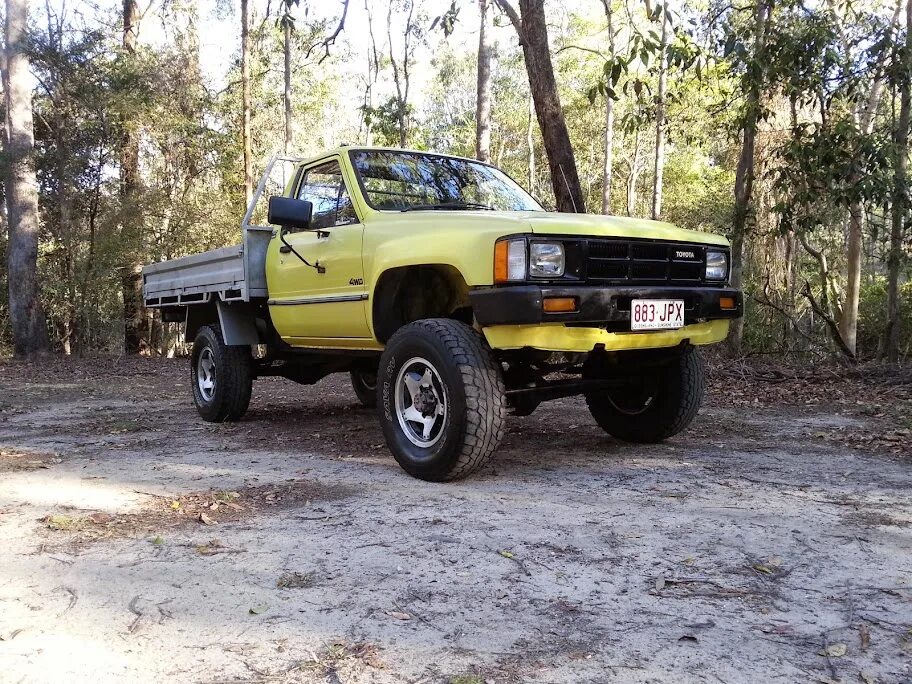 Toyota Hilux 2. Toyota Hilux 1986. Toyota Hilux 4 2-Door. Тойота Хайлюкс 1986. Тойота дизель б