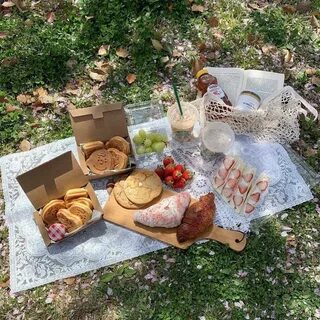 Пикник эти дни