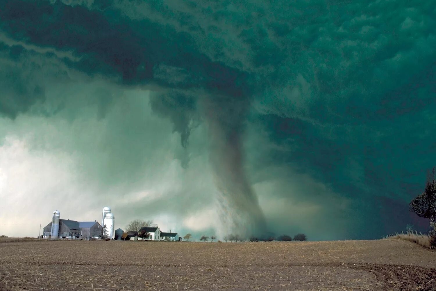 дождевой смерч. торнадо техас 2021. буря смерч шторм торнадо. дождевой смерч. дождевой смерч.