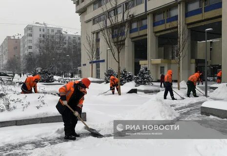 В москве пошел снег