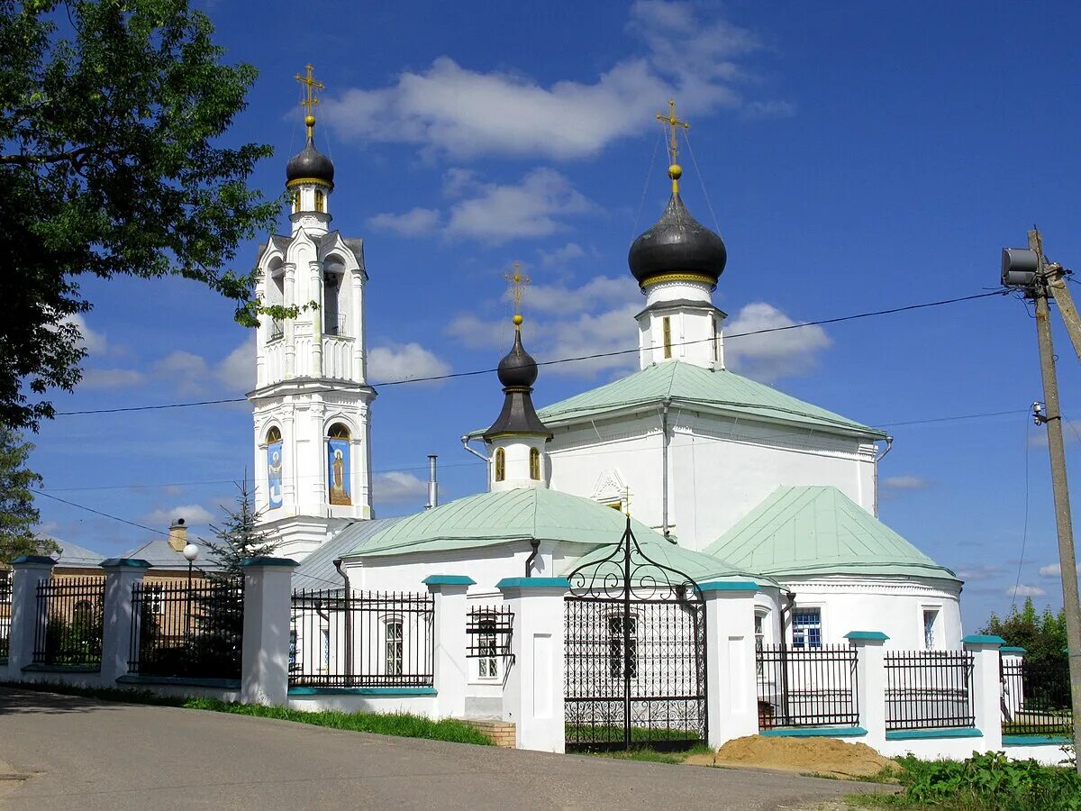 Церковь покрова пресвятой богородицы московская область. Церковь покрова пресвятой богородицы московская область. Город руза храмы. Храм в рузе. Храм покрова пресвятой богородицы карпово.