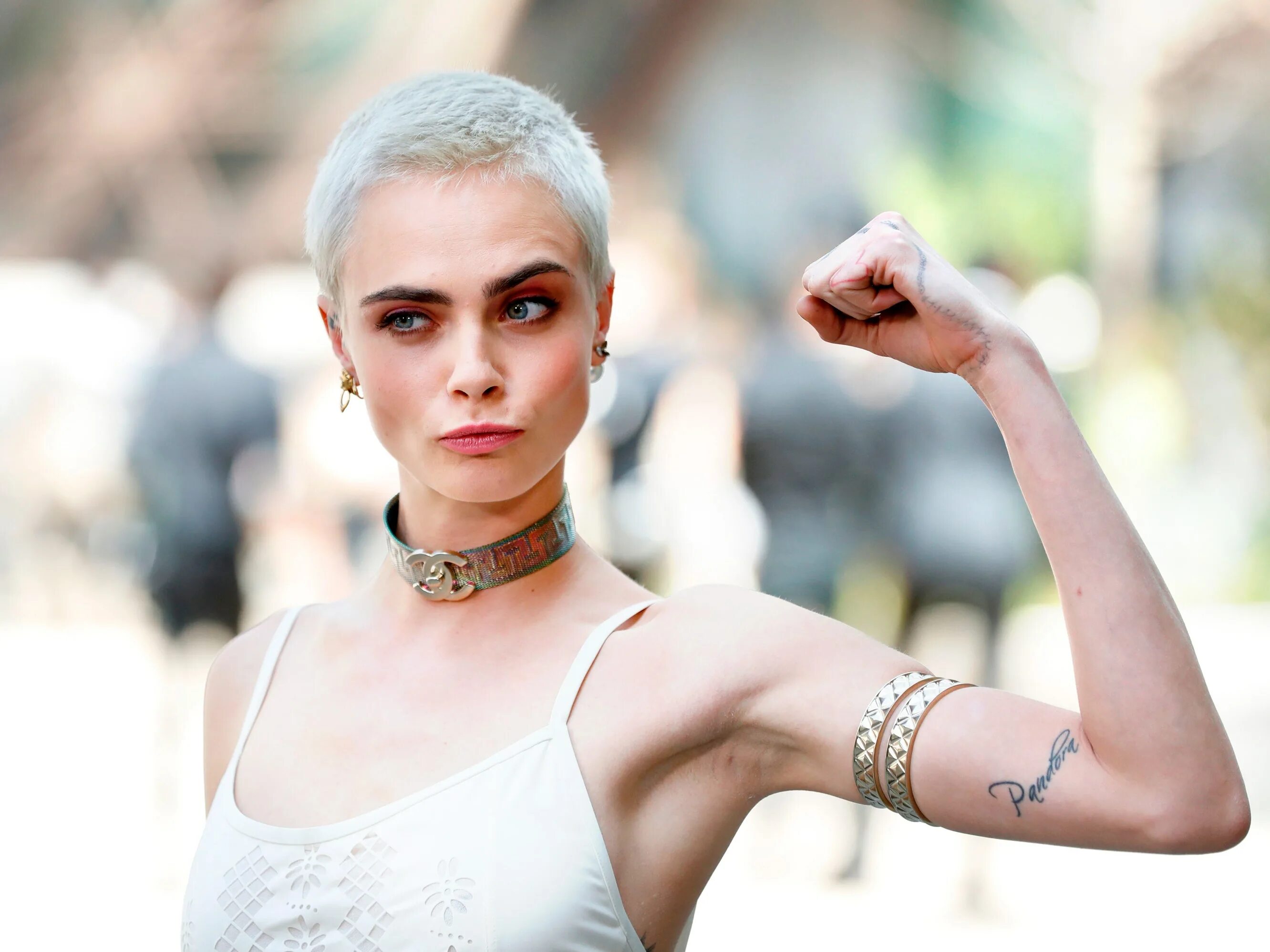 Деми мур налысо. Лорин лысая. Анджелина джоли налысо. Мия бойко постриглась налысо. Мужчинам нравятся лысые женщины.