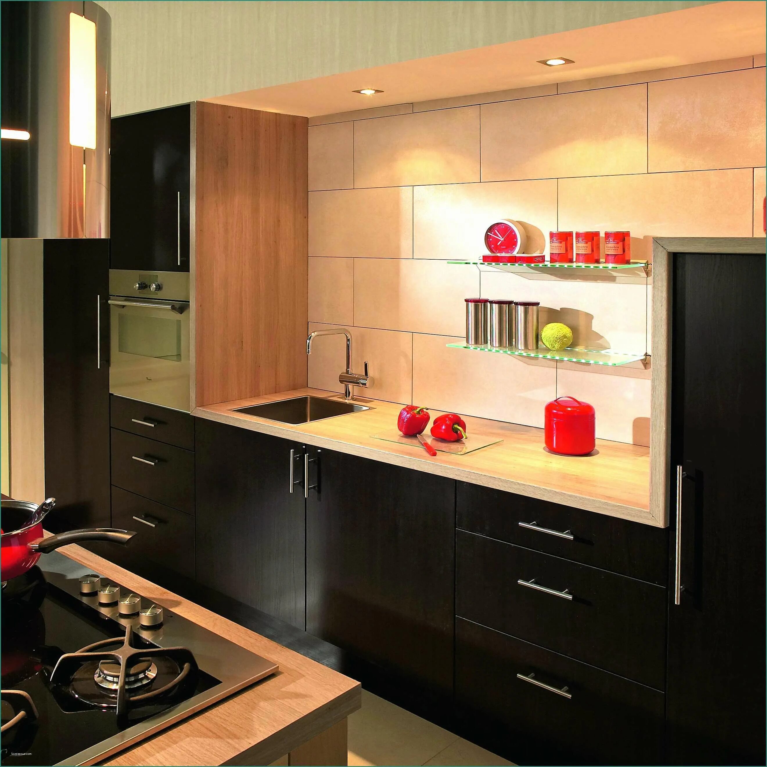 Кухни раздельно. Кухни берлинский стиль. Ошхона жихозлари. Кухня в стиле минимализм 12 кв м. Освещение на кухне с барной стойкой.