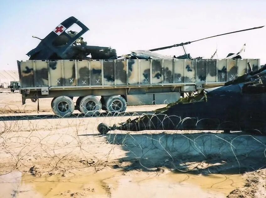 Подбитый челленджер. Челленджер танк операция буря в пустыне. Подбитый танк Челленджер. Challenger 2 подбитый. Танк буря, в пустыне подбитые фото.