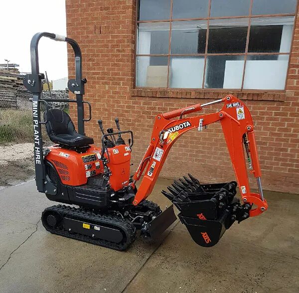 Купить мини экскаватор кубота. Kubota k008-5 миниэкскаватор. Kubota мини экскаватор 35. Мини экскаватор Кубота 008. Kubota l1-18 мини экскаватор.