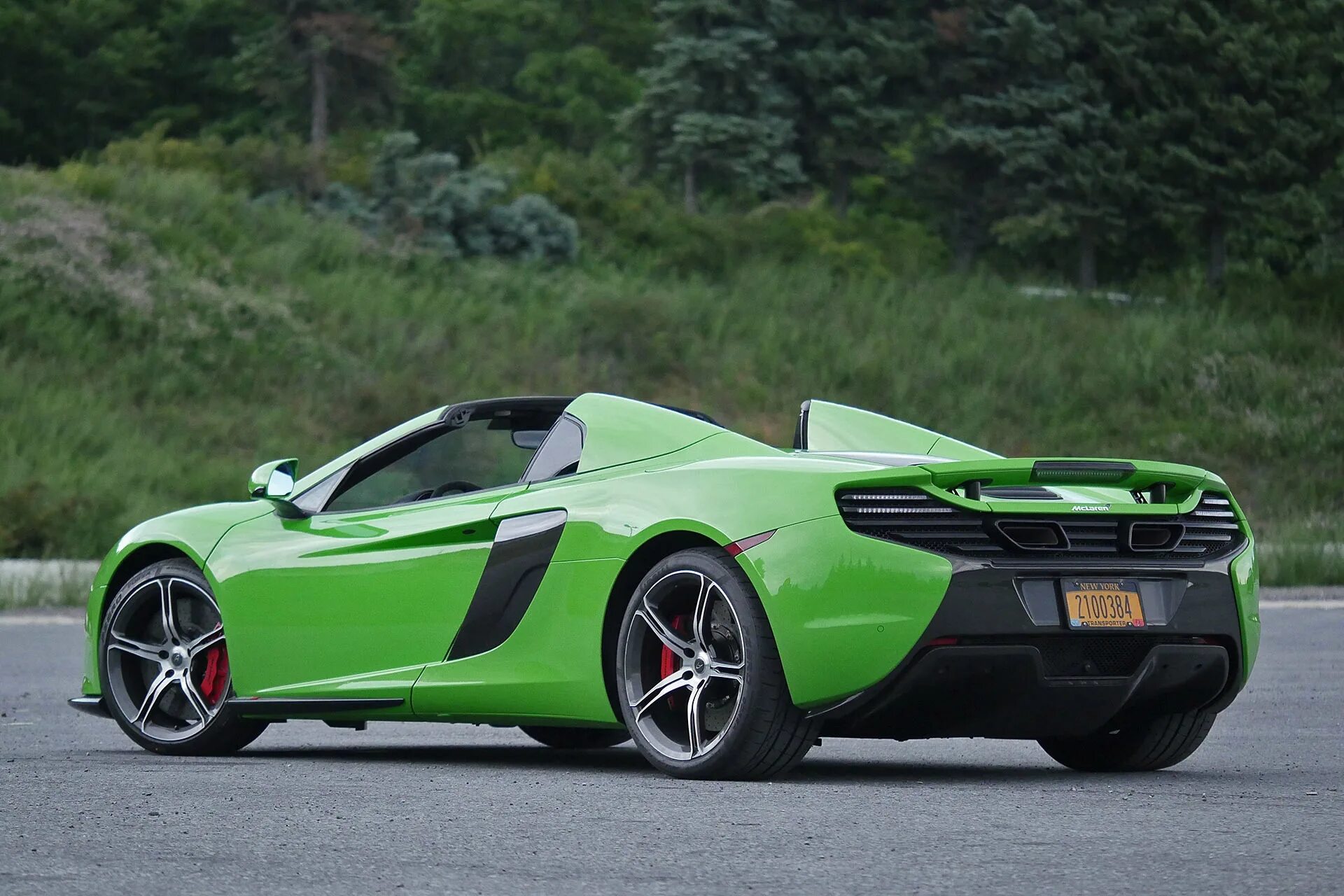 MCLAREN 650s. MCLAREN 650s зеленый. MCLAREN 650. MCLAREN 650s Spider трейлер. 2016 650