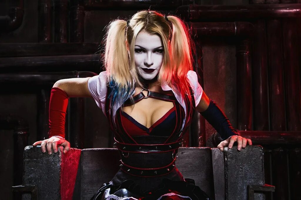 Harley quinn arkham knight. Ирина пирожникова харли квин. косплеер ирина мейер харли. captain irachka harley quinn. ирина пирожникова косплей харли квинн.