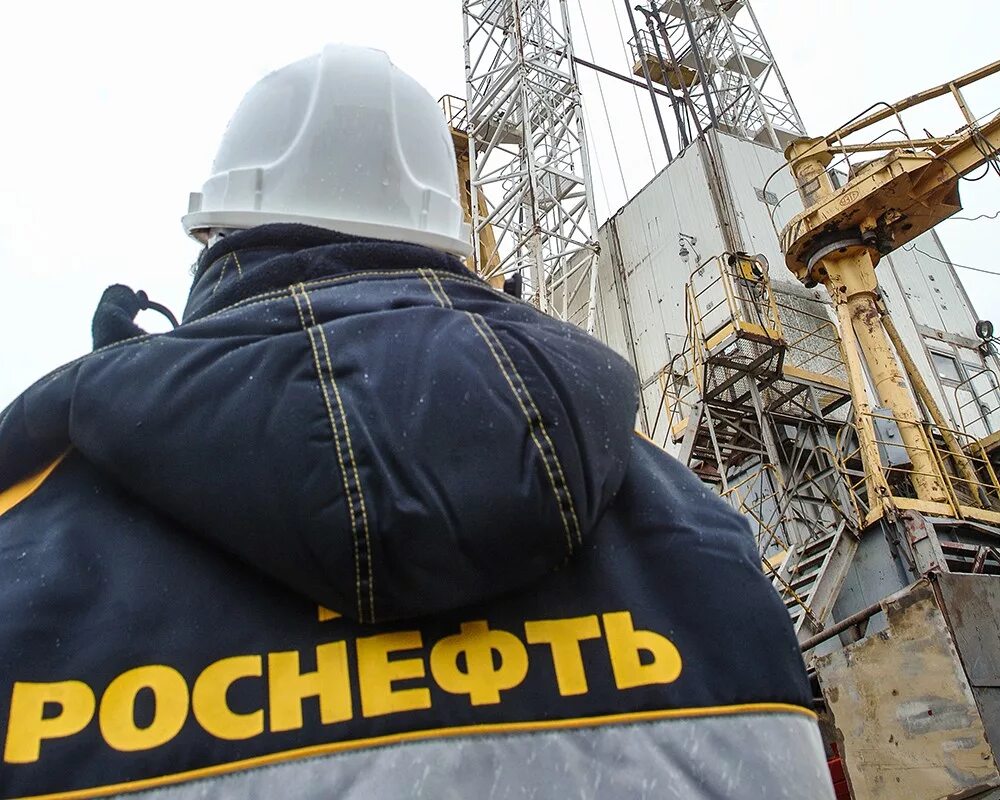 Почему упала роснефть. Нефтяники Роснефть. Добыча нефти Роснефть. Роснефть проекты. Восток Ойл Роснефть месторождение.