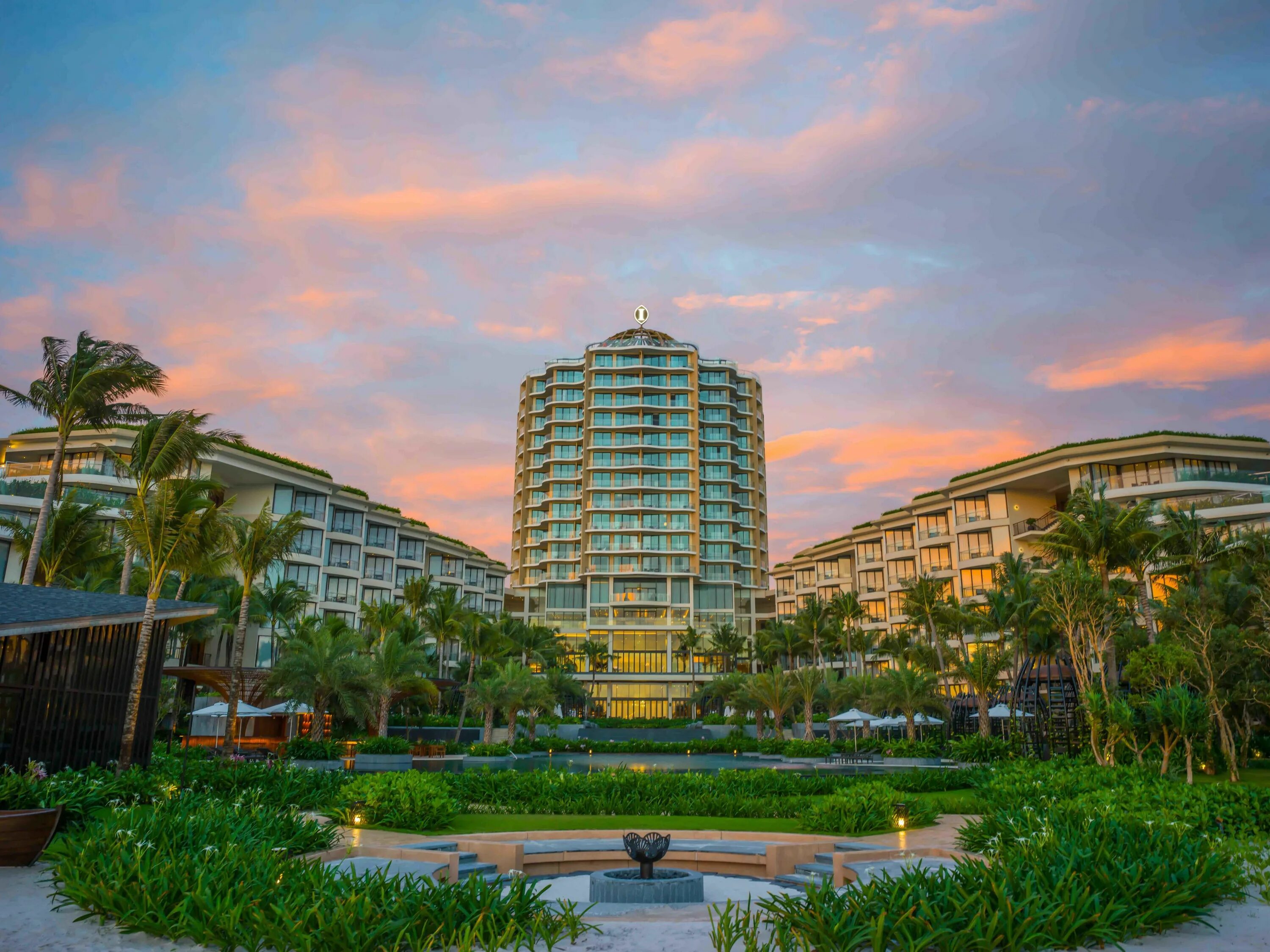 Intercontinental phu quoc long beach resort. Intercontinental phu quoc long beach. Intercontinental phu quoc long beach. Long beach фукуок. Интерконтиненталь фукуок.