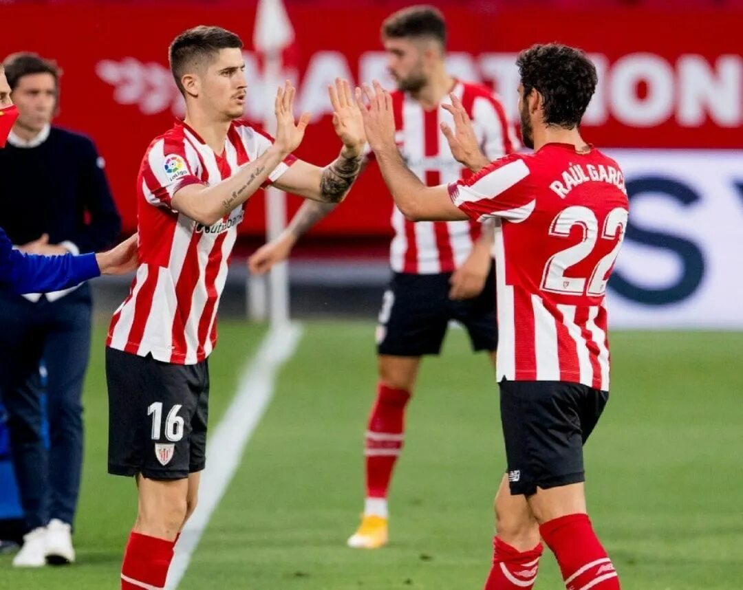 Атлетик реал сосьедад кубок испании. Бильбао матч. 05. Атлетик бильбао чемпион. Реал - атлетик бильбао 04.