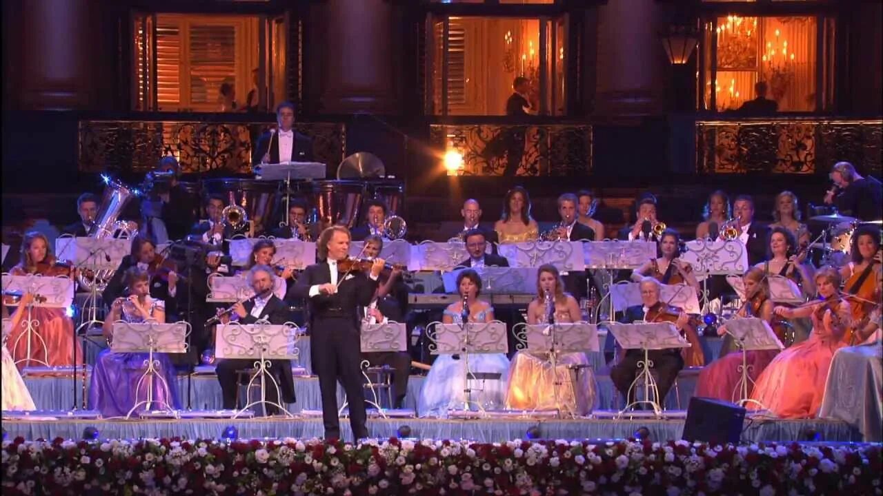 Оркестр Андре Рье. Andre Rieu, Johann Strauss Orchestra. Blue Danube Waltz Andre Rieu. Оперные певицы оркестра Андре рьё. Вальс в исполнении оркестра андре рье