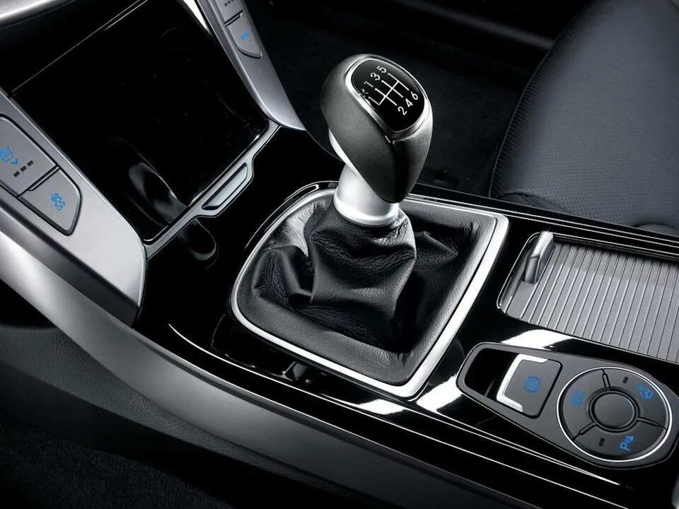 6 ти ступенчатая мкпп. Ручка мкпп i40. ручка мкпп хендай i40. ручка акпп i40. hyundai solaris механика 6 передач.