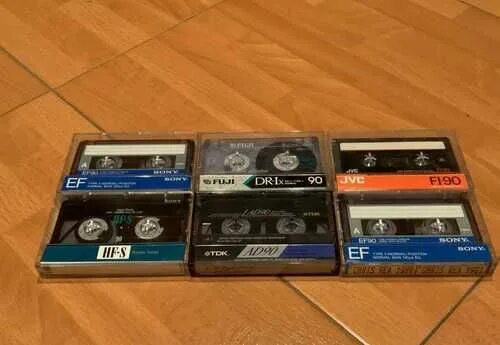 15 кассет. Японские кассеты. МД кассеты для японского рынка. Компакт кассеты новые. Вычислительные машины с компакт кассетой.