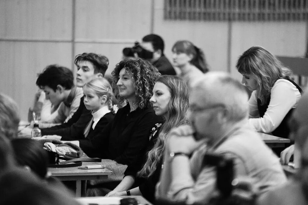 Факультет довузовской подготовки мгу. Журфак МГУ выпуск 1987. Факультет журналистики МГУ. Журфак МГУ выпуск 2005. Факультет журналистики ЛГУ В 1974.