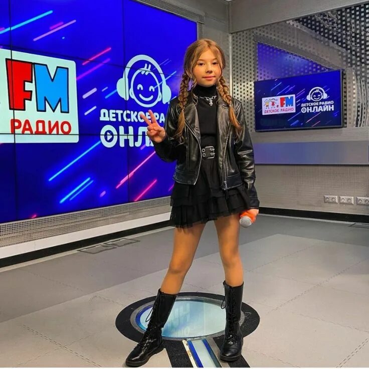 Милана хаметова фото во весь рост Милана Хаметова биография, фото, личная жизнь, семья, родители 2024 Узнай Всё