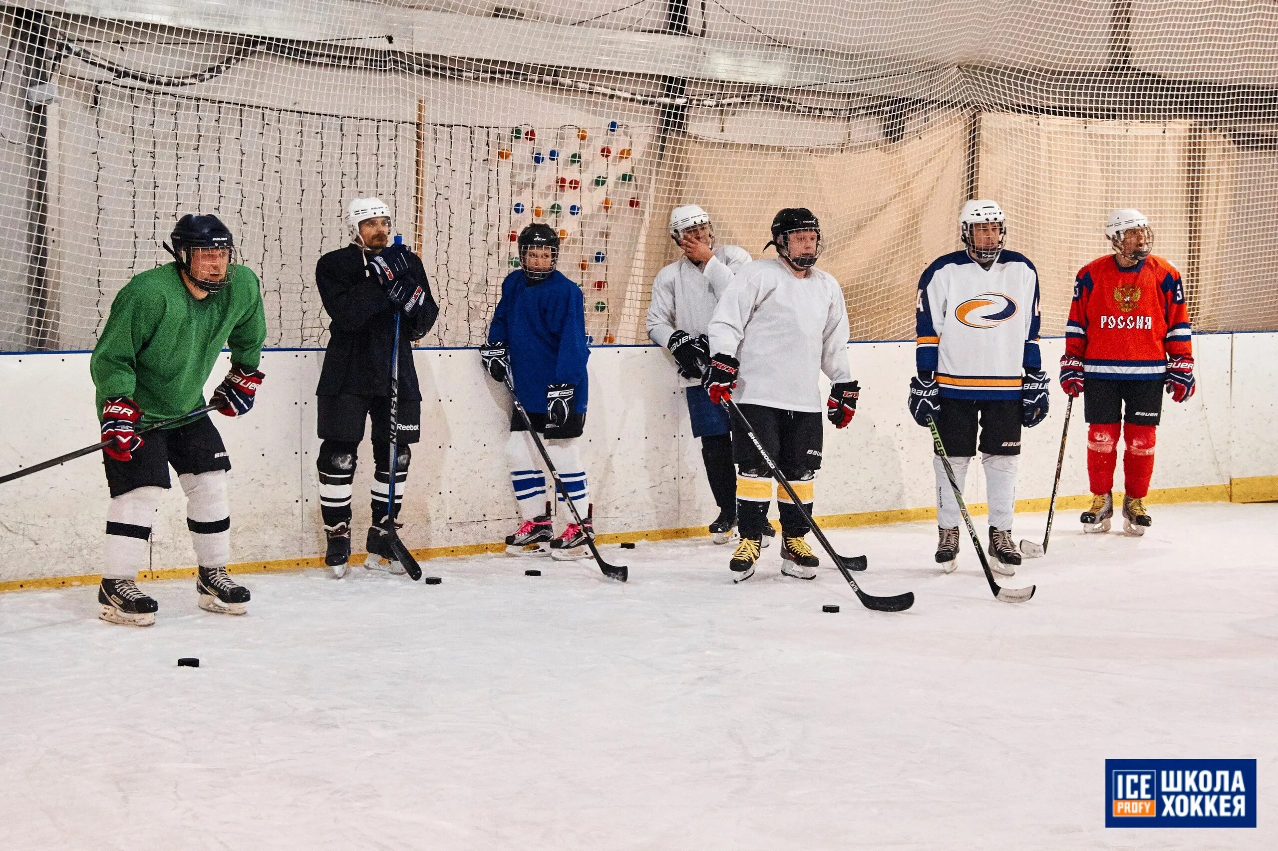 Hockey schools. Ученики хоккейной школы. Начальная школа хоккея. Школа хоккей в Москве. Мотор школа хоккея.