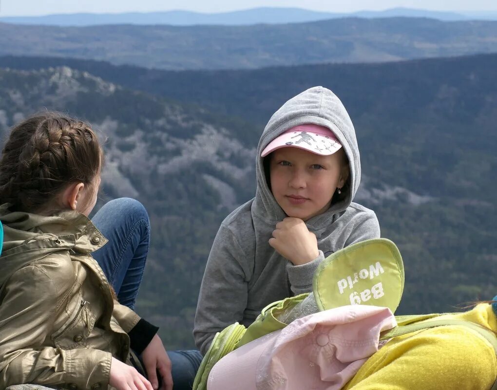 Mountain child. Горы для детей. Малыш в горах. Детям о горе. Фотосессия в горах с детьми.