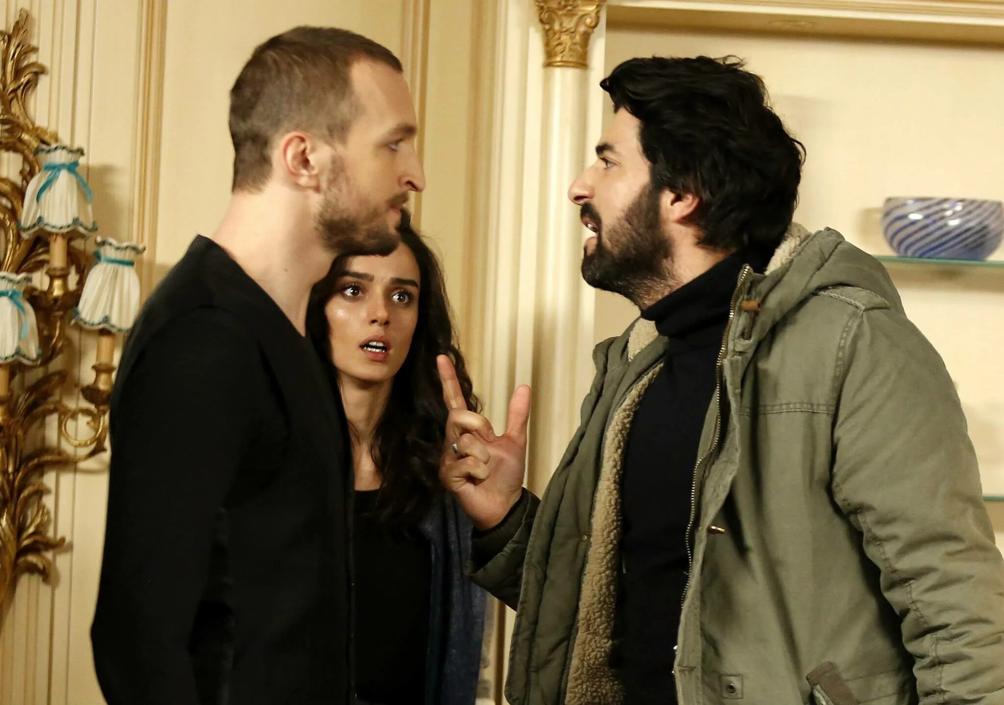 Туба буйукустун элиф. Элиф грязные деньги и любовь. Kara ask. Туба бюйюкюстюн- энгин. Элиф грязные деньги и любовь.