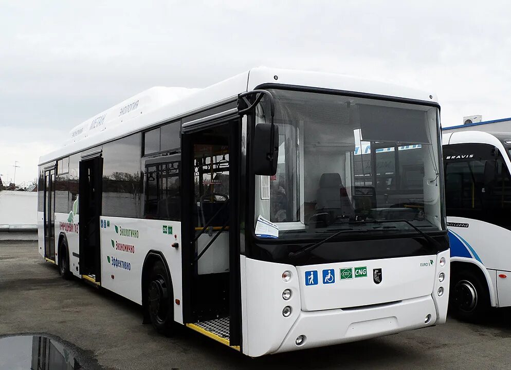 Нефтекамский завод нефаз. Нефаз вакансии. Завод нефаз нефтекамск. Автобус нефаз среднего класса. Нефаз 62-99.