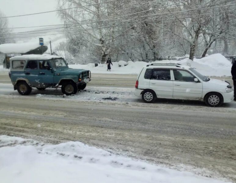 ДТП Коммунистический 178 Горно Алтайск. Авария в Ярославле УАЗ Мазда.