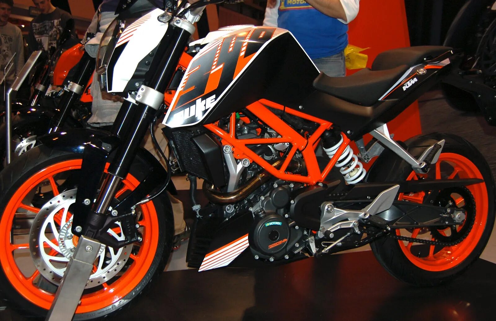 КТМ Дюк 390. KTM Duke 890. Багажник KTM 390 Duke MONOL. Колодки Gold КТМ Дюк 390.