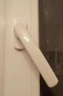 Почему ручка на пластиковом окне не закрывается