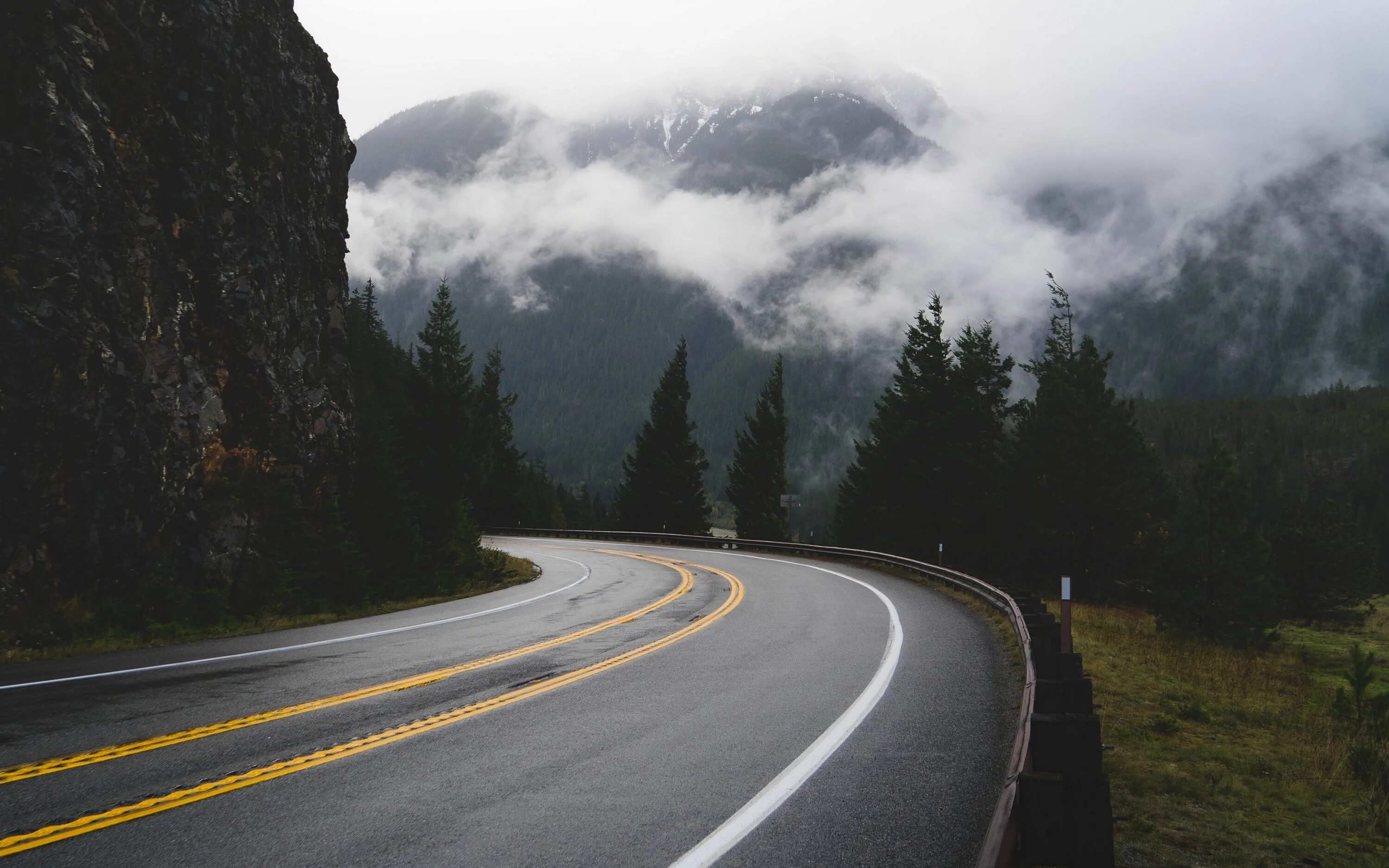 Дорога в гору. Красивые дороги. Дорога лес горы. Красивая дорога.