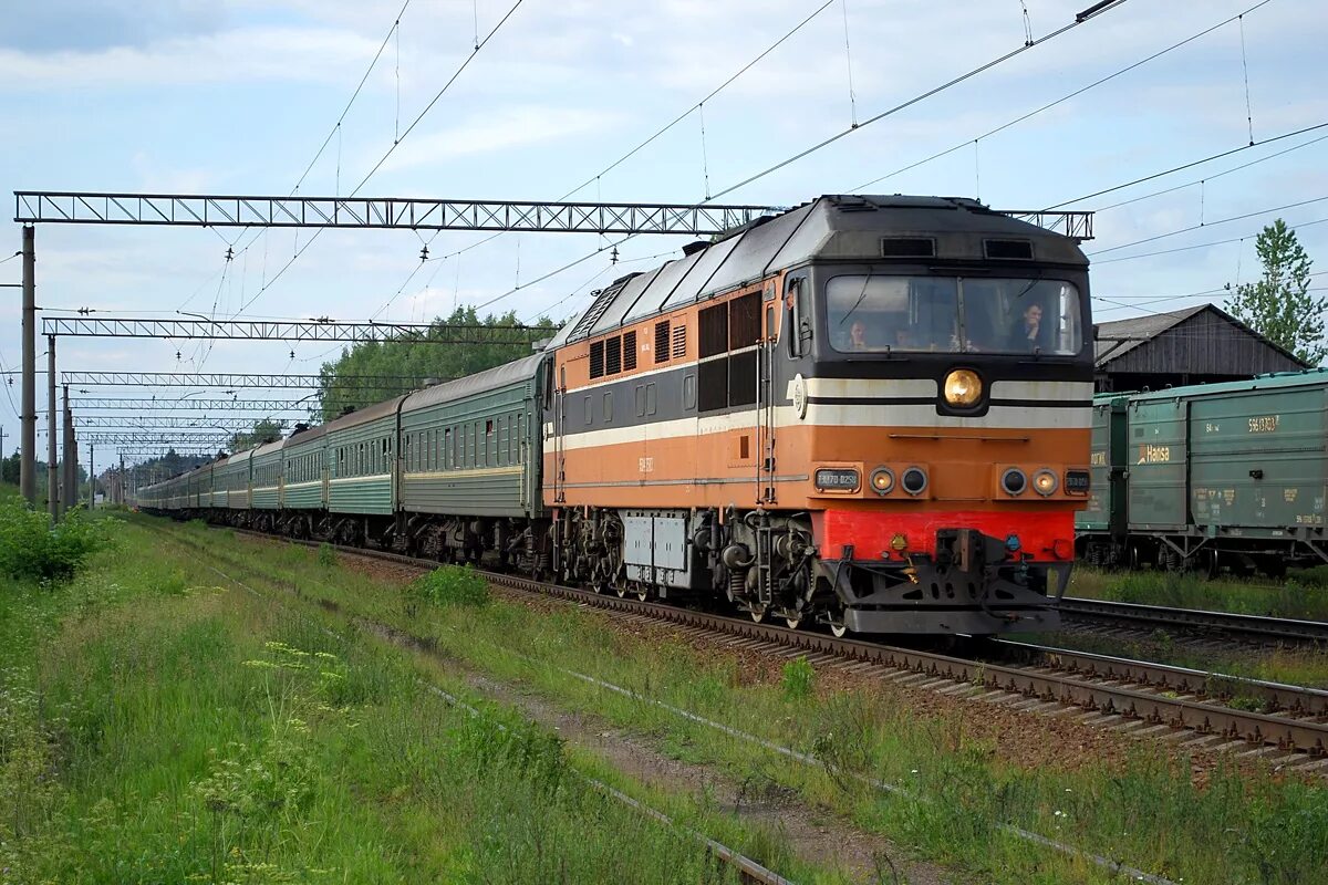 тэп70 великие луки. станция великие луки жд. станция великие луки. 677вагоны санкт петербург великие луки. депо великие луки.