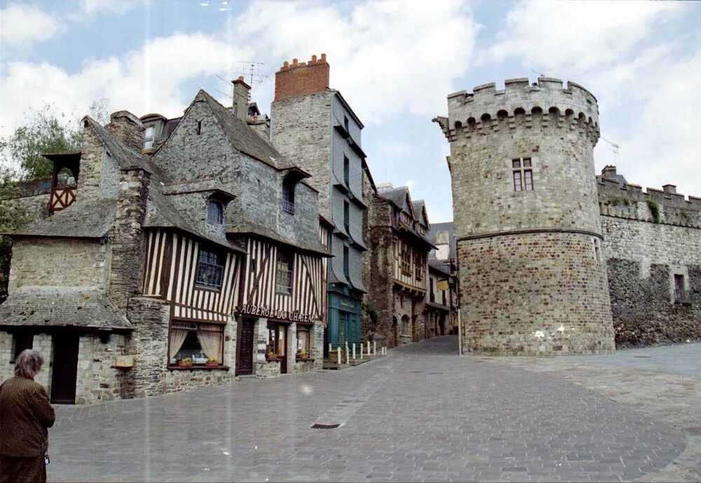 франция бержерак фото. Town many. сюр ле мана франция. ле ман город во франции. ле-ман франция.