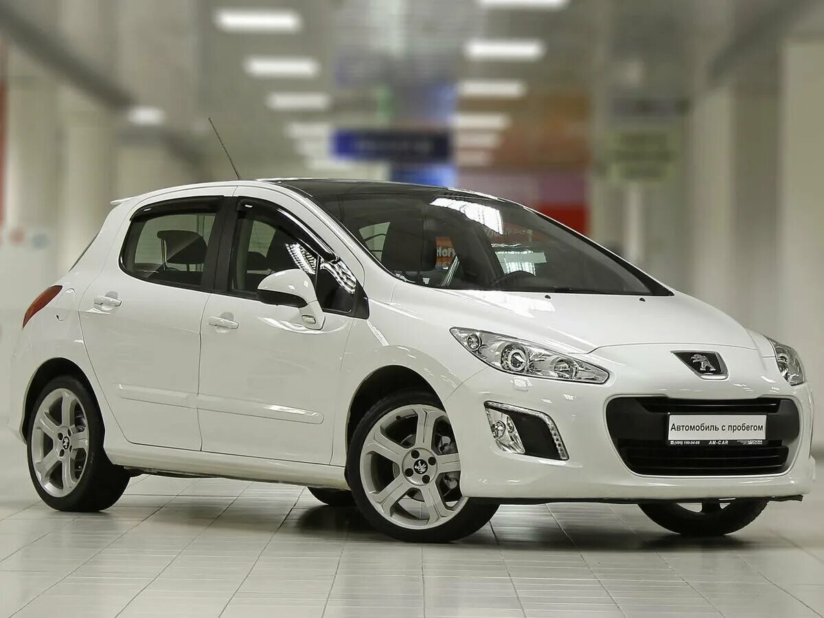 Купить пежо 2013. Peugeot 308 i. Пежо 308 Рестайлинг. Пежо 308 хэтчбек. Пежо 308 1 Рестайлинг.