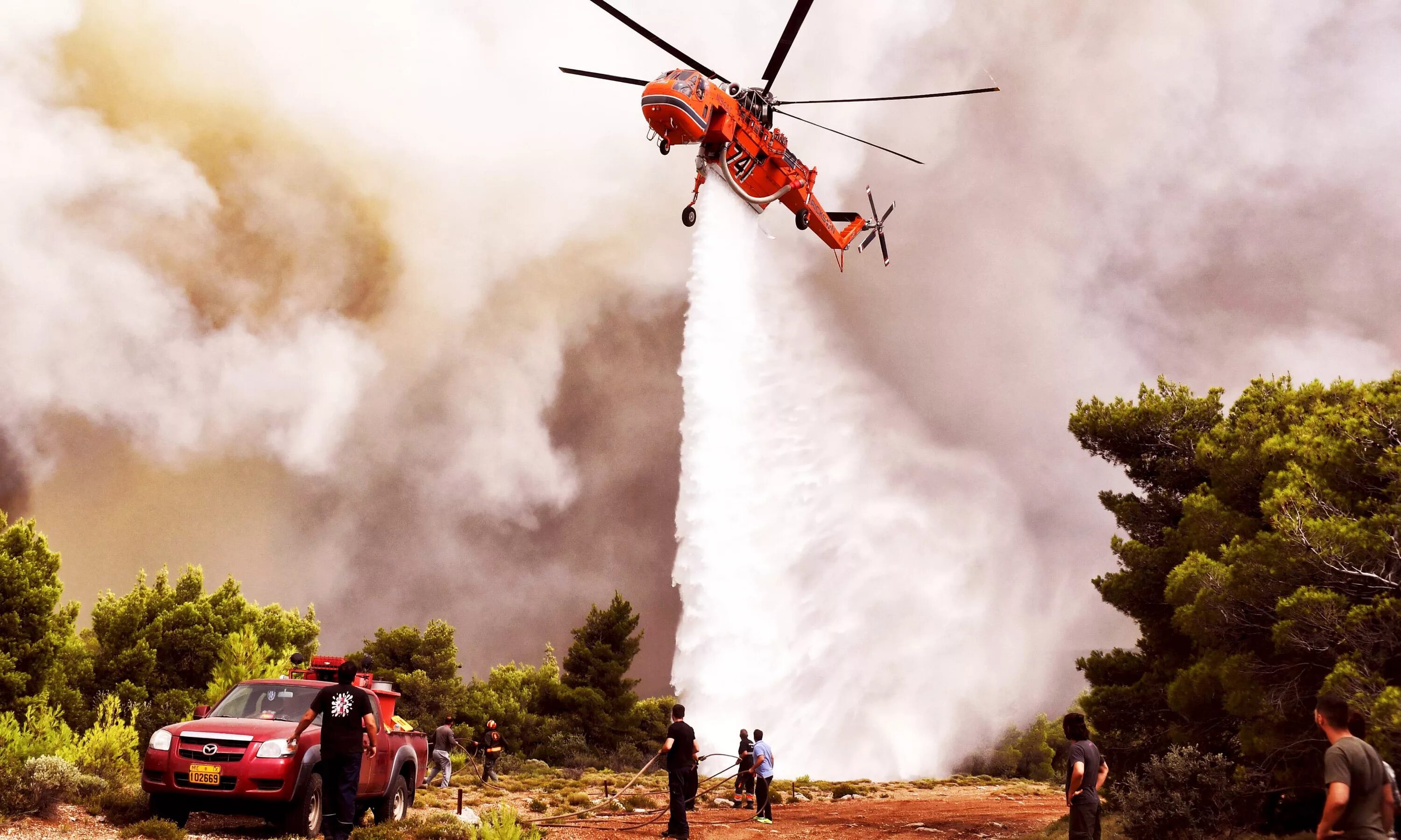 Вертолет для тушения пожаров. Пожарный самолет. Вертолет "пожарный". Тушение лесных пожаров с воздуха.