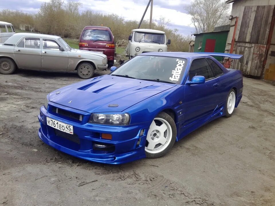 Капот skyline 34. Капот скайлайн. Nissan skyline r34. Капот ниссан скайлайн 33. Капот скайлайн 33.