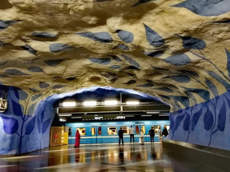 Сколько стоит самая дорогая станция. Красивое метро. Самые красивые станции метро Парижа. Мюсвмые красивые станции метро.