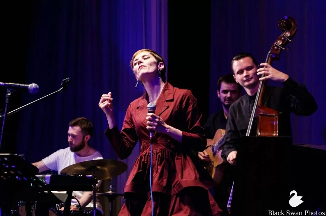 люди на концерте. класс-центр казарновского концерт. опера алеко рахманинова. объявления на концерт хора. концерты сургут 2024.