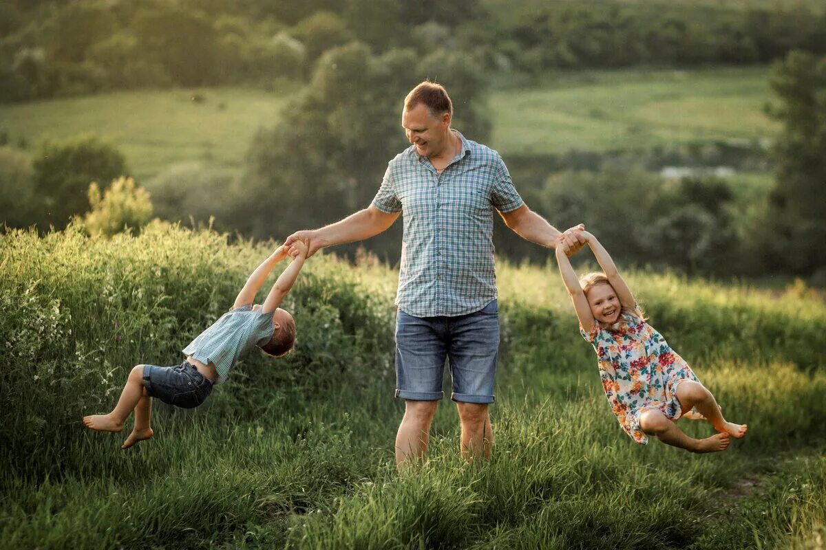 Friend father. Отцы и дети. Детям о папе. Хороший папа. Хороший отец.