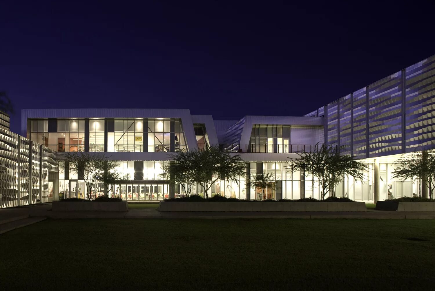 Uwp приложения. Apu малайзия. Win university. Win university. Win university.