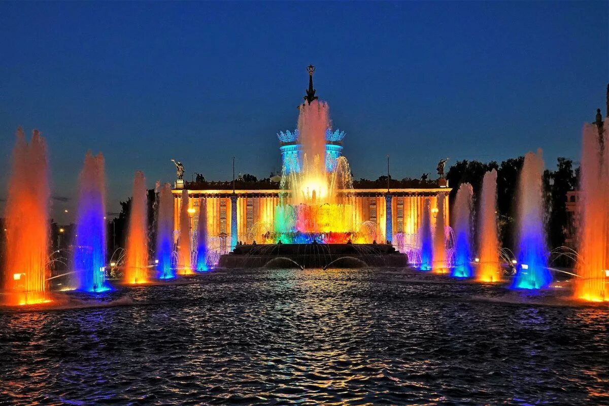 работает ли вднх ночью. парк вднх фонтаны. арка вднх. фонтаны с земли в москве на вднх. вднх 2013.