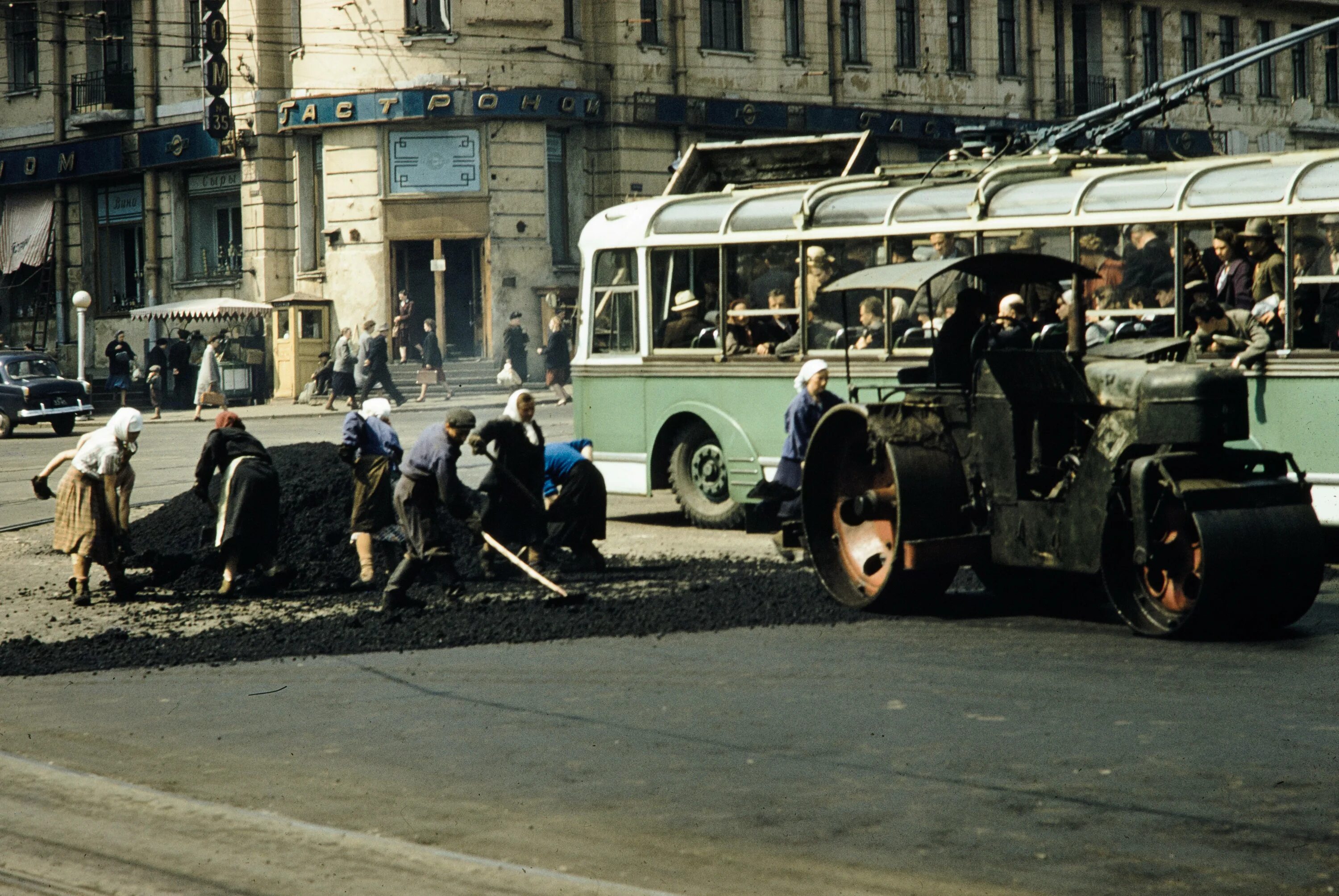 События 1959 года в ссср. 1959. Харрисон Форман в Москве. Улица СССР 1959. Москва 1959 года в фотографиях. Улица Советская.