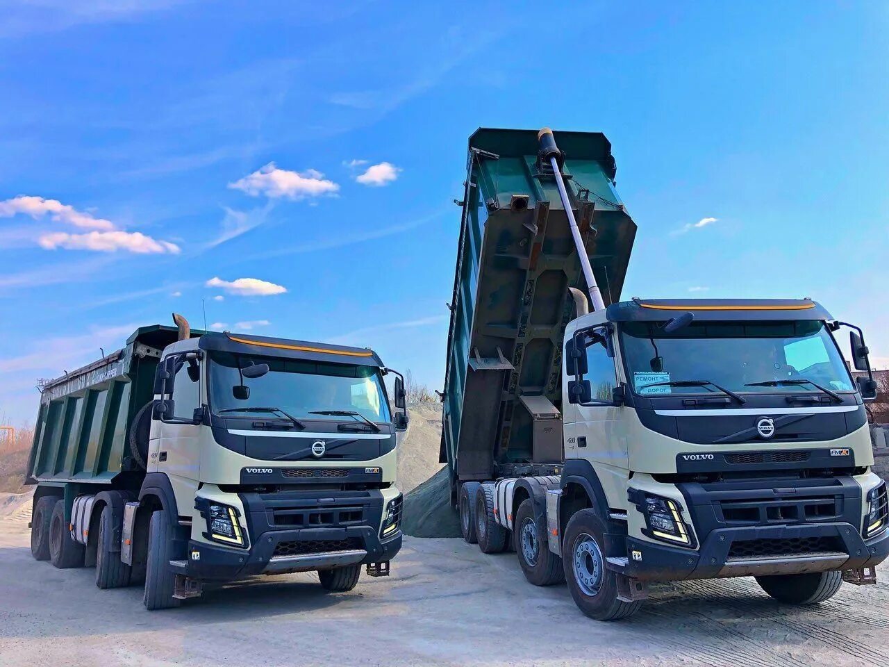 Перевезти самосвал. Транспортная компания самосвалы. Пгс камаз. Самосвал scania p8x400. Перевезти самосвал.