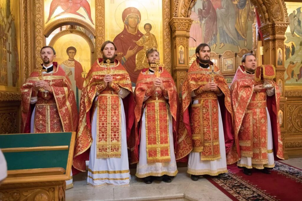 Храм преображения господня в люберцах. Священники храма преображения люберцы. Преображение господне люберцы. Преображение господне люберцы. Люберцы октябрьский проспект храм преображения господня.