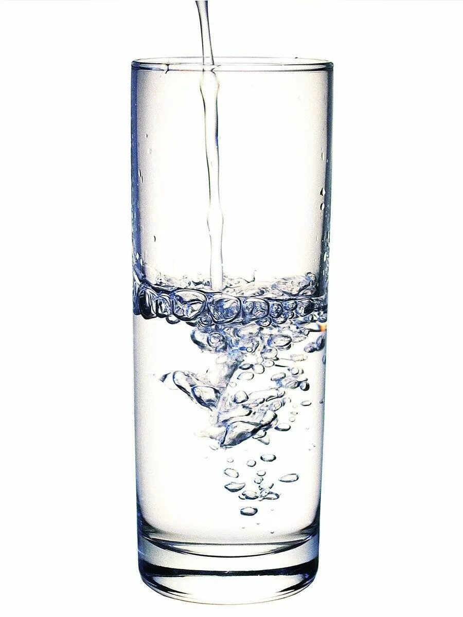 Вода всегда прозрачная. Стакан воды. Прозрачная вода в стакане. Стакан воды на белом фоне. Стакан воды без фона.