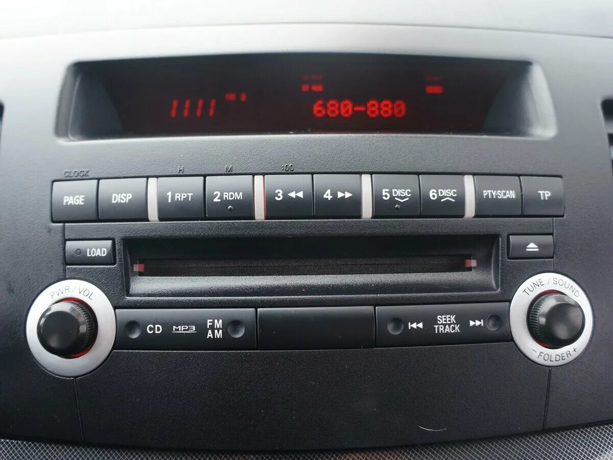 Lancer 10 штатная магнитола. Ошибка usb error в магнитоле. Магнитола error. Завис экран магнитолы uaz. Автомагнитола код ошибки 001.