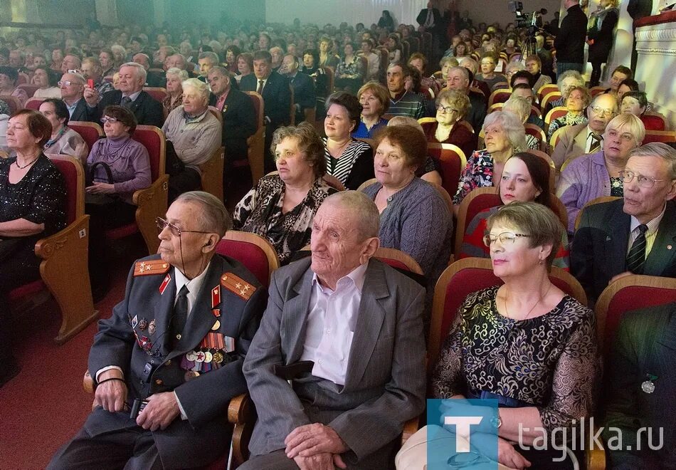 Общественная организация ветеранов. Смольянинов василий дмитриевич председатель ветеранов впор. Председатель совета ветеранов. Ветеранская организация. Всероссийская организация ветеранов войны и труда логотип.