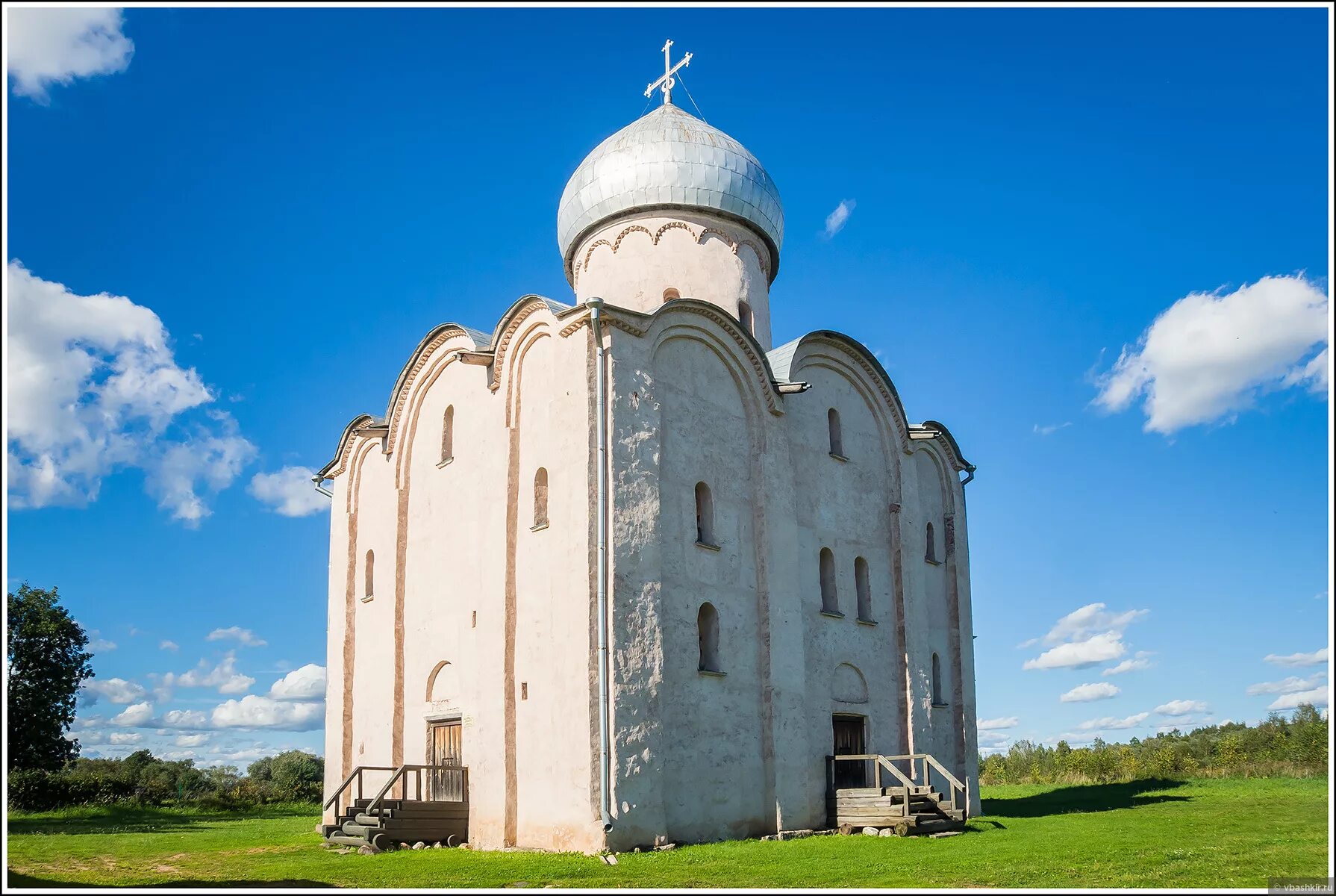 Церковь спаса на нередице 1198. Церковь спаса на нередице в новгороде. Близ новгорода. Церковь преображения на нередице. Церковь спаса на нередице в новгороде.
