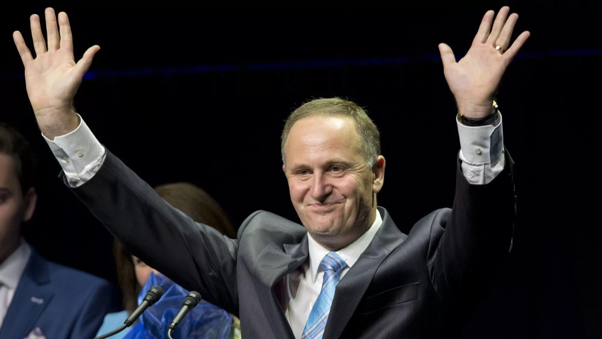 John key. Глава новой зеландии. Министр иностранных дел новой зеландии. John key. Джон кей премьер-министр новой зеландии.