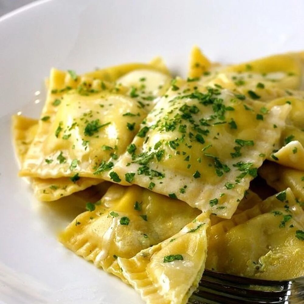 Равиоли итальянские. Равиоли итальянские. Равиоли (ravioli). Итальянские равиоли рецепт. Паста равиоли.