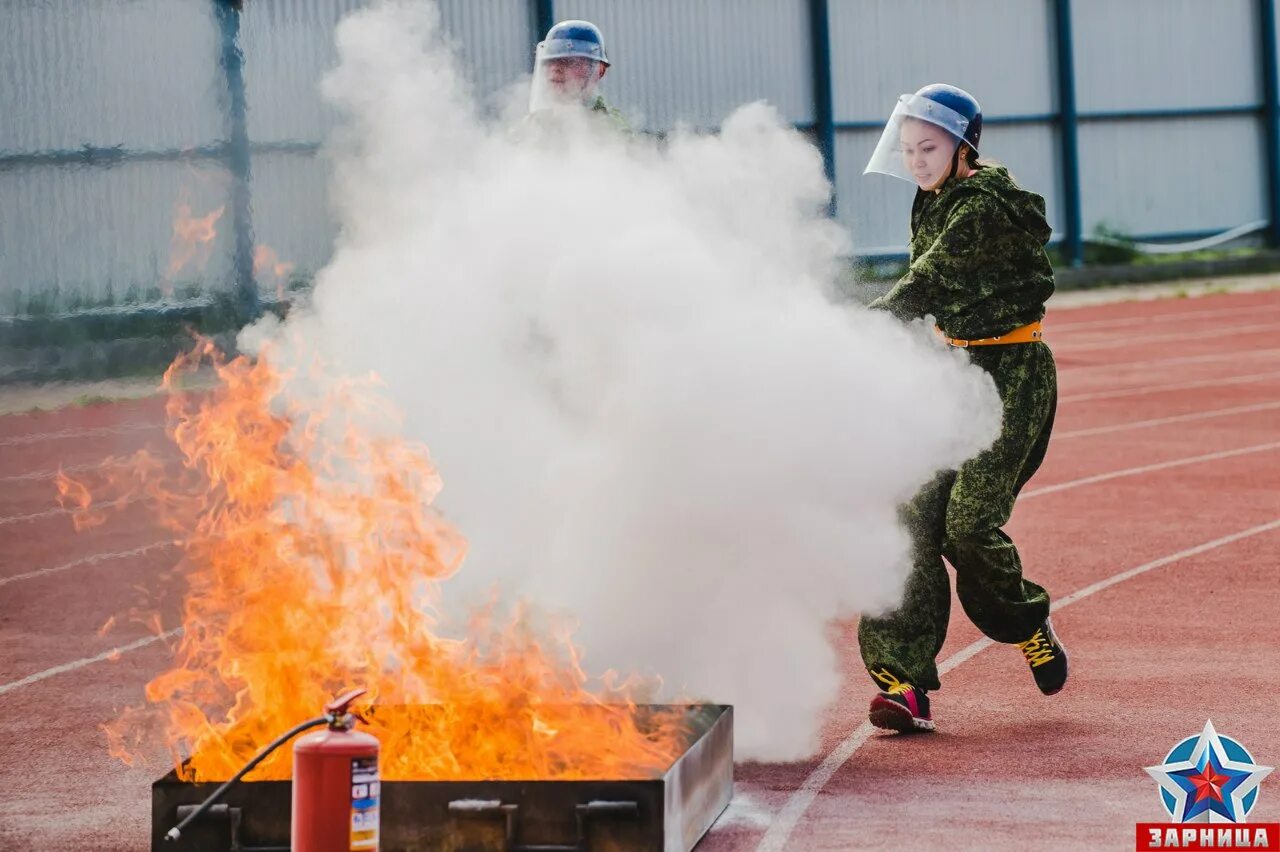 Жизнь упала как зарница мандельштам. Жизнь упала как зарница. Жизнь упала как зарница. Молния на небе. Жизнь упала как зарница.