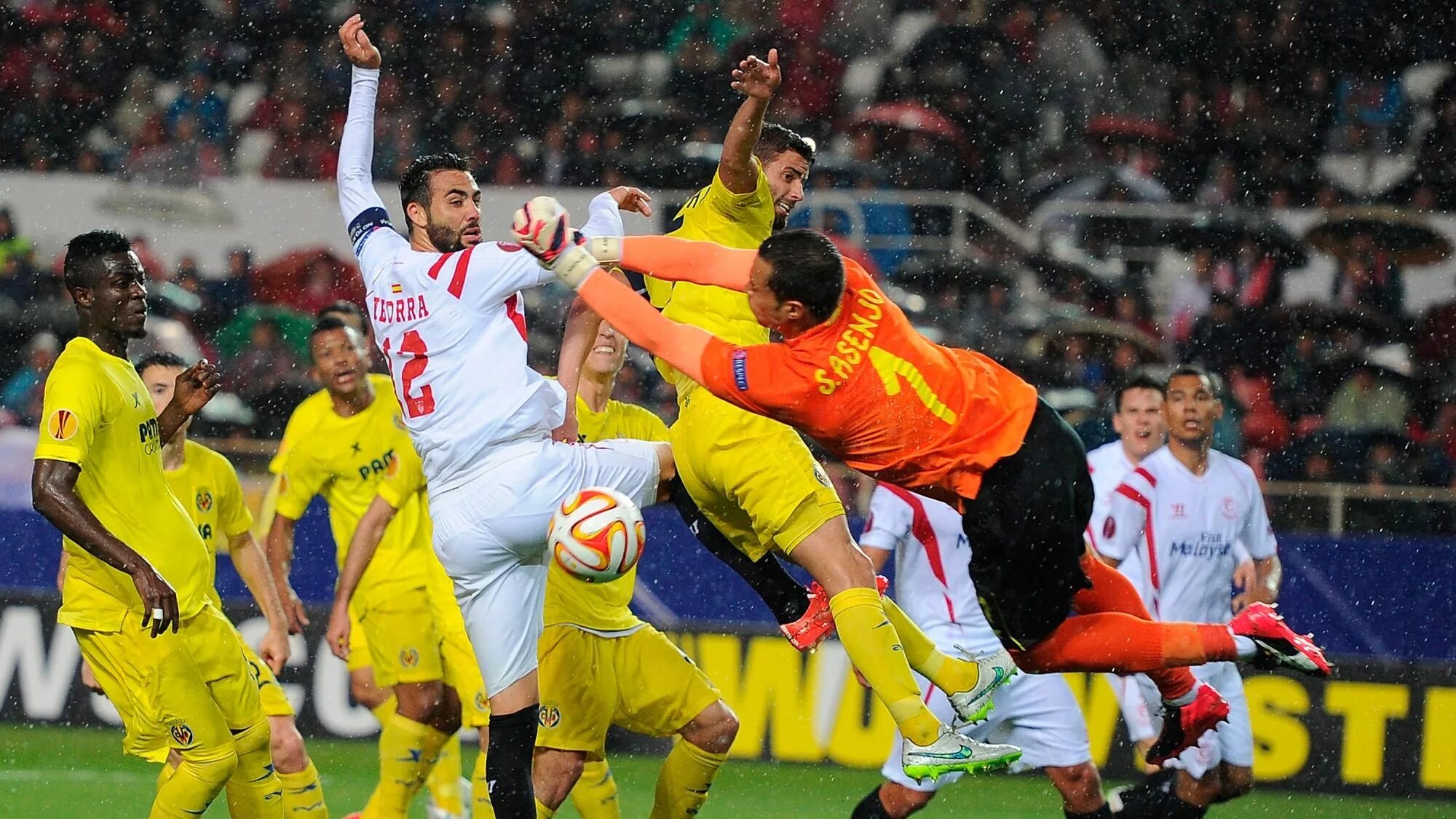Вильярреал севилья. Интер вильярреал. sevilla fc.