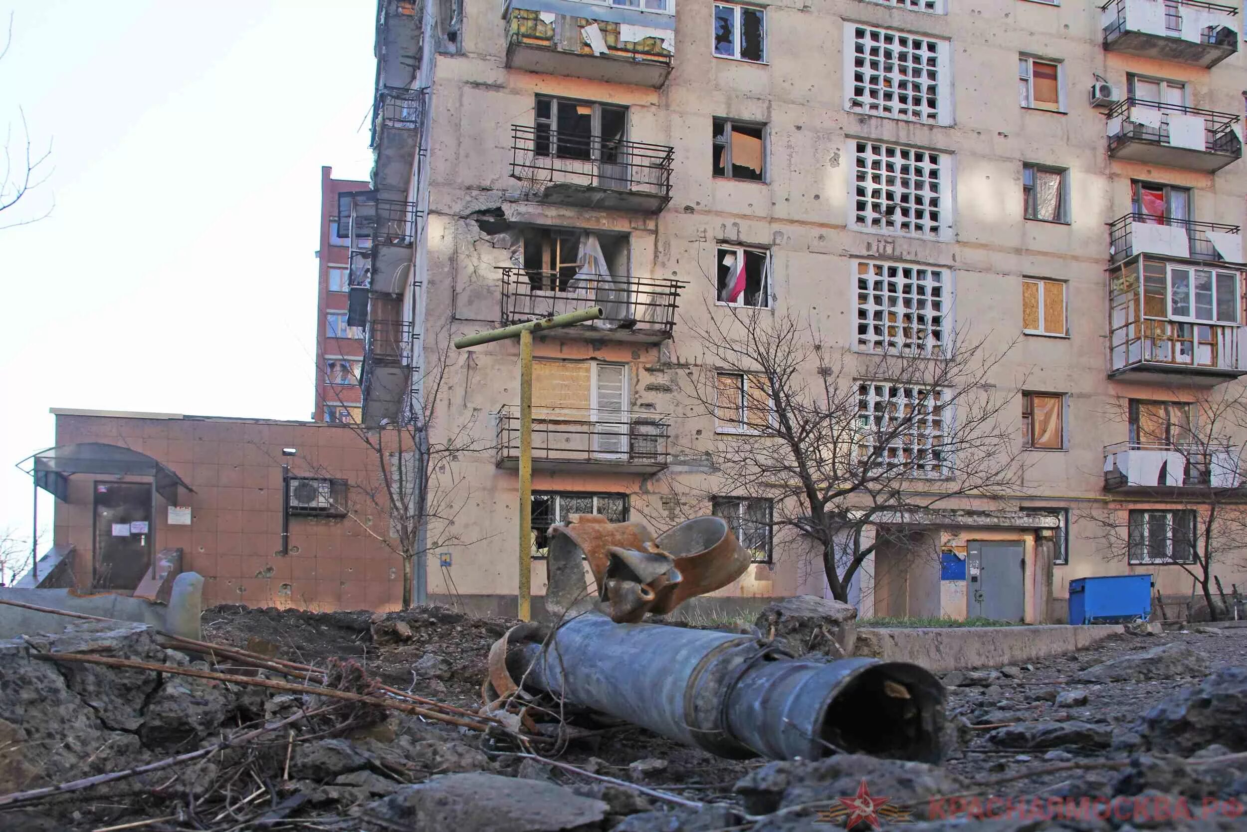 Разрушенный донецк. Киевский район Донецка после обстрела. Города Донбасса после обстрела. Киевский раон Донецк ДНР.